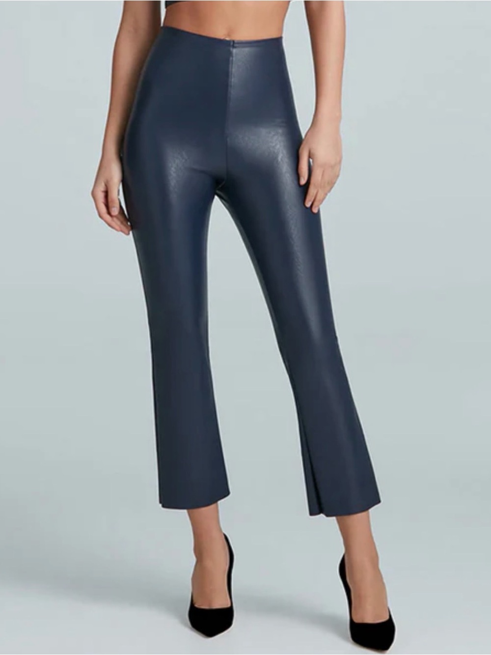 NWT! Commando Size M • Navy Faux Leather Flare Leggings Pants.